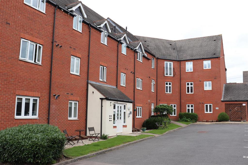 The Briars, Aldridge 2 bed apartment for sale £155,000