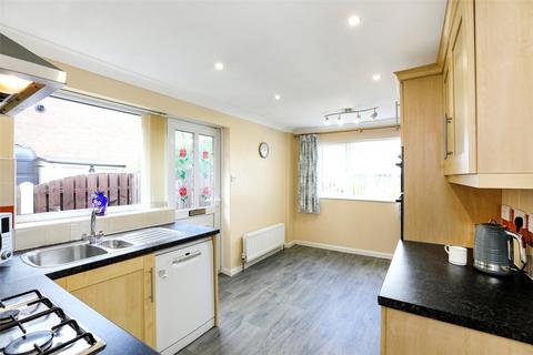 3 bedroom bungalow for sale, Ashdene Crescent, Crofton, Wakefield, West Yorkshire, WF4