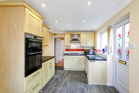 3 bedroom bungalow for sale, Ashdene Crescent, Crofton, Wakefield, West Yorkshire, WF4