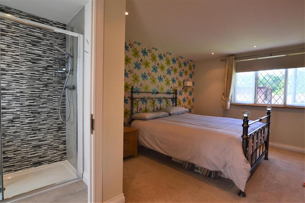 Master bedroom 2 .jpg