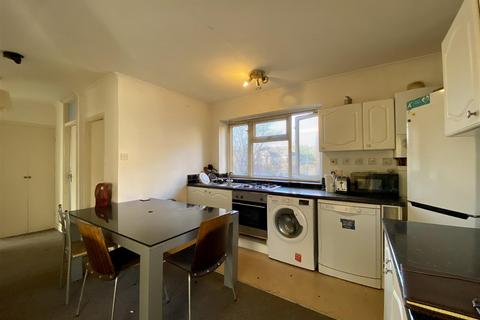 60 The Willoughbys, London, SW14 8DF