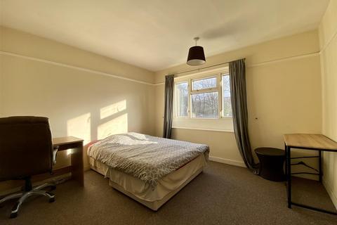 60 The Willoughbys, London, SW14 8DF