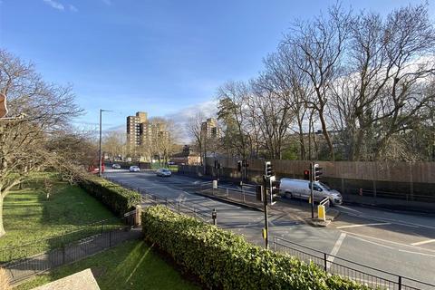 60 The Willoughbys, London, SW14 8DF