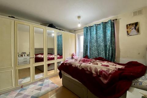 45 The Willoughbys, London, SW14 8DF