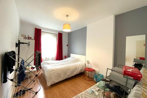 Studio for sale, Queensway, Bayswater, London, W2