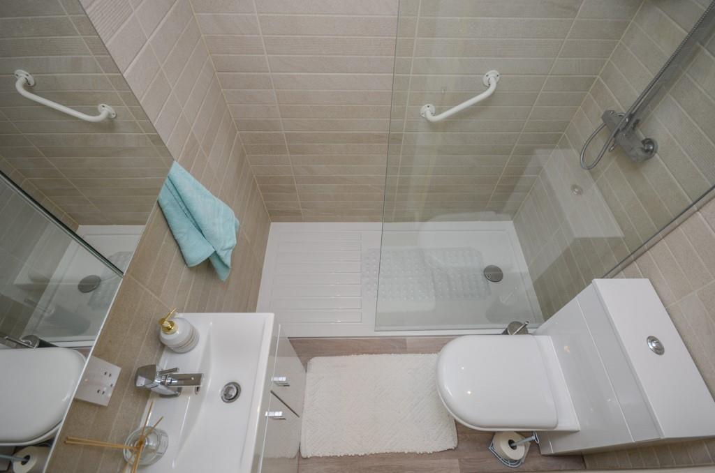 Shower room.jpg