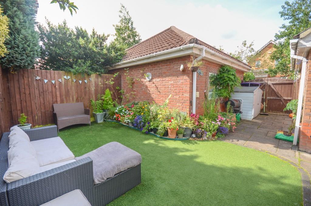 Rear garden pic 2.jpg
