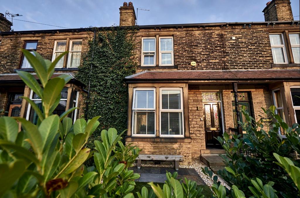 Old Road, Farsley, Leeds, LS28 6BQ 4 bed terraced house for sale £375,000