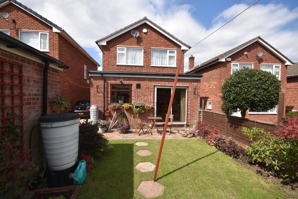 Thorndene Close, Newbold, Chesterfield, S41 8SE 3 bed detached house