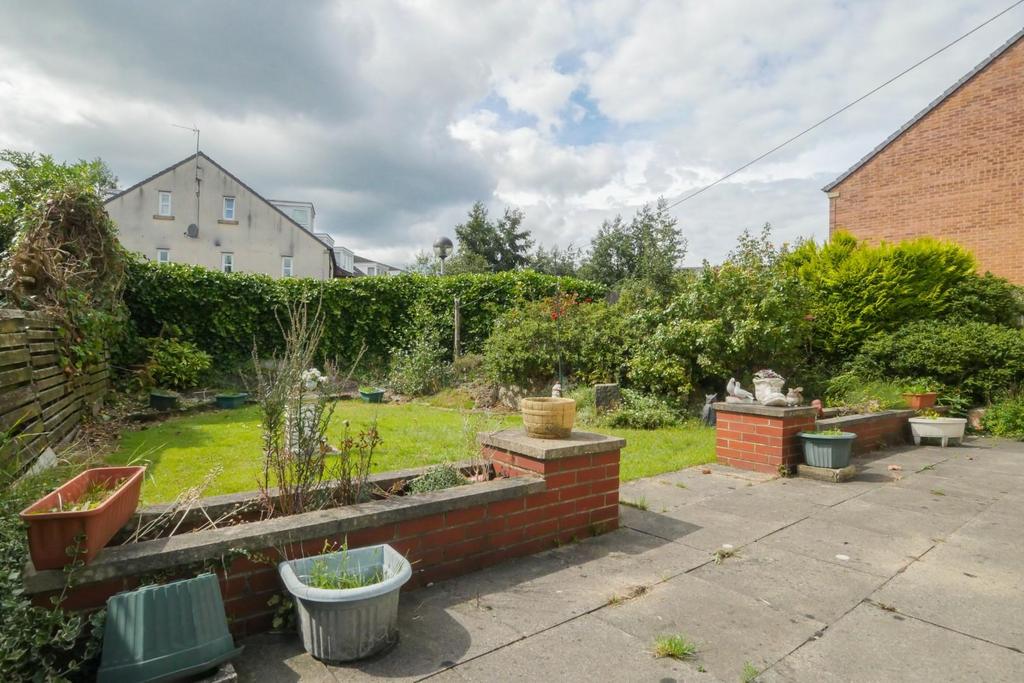 Henconner Lane, Bramley, LS13 4LD 3 bed detached house for sale £220,000