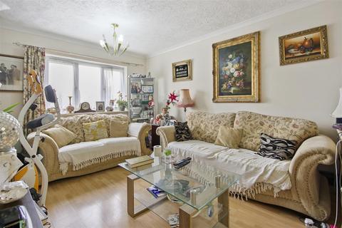 2 bedroom apartment for sale, Pinemartin Close, London