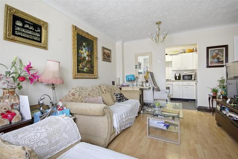 17, Debham Court Pinemartin Close, London, NW2 6YX