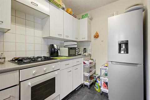 17, Debham Court Pinemartin Close, London, NW2 6YX