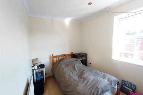 3 Baxter Close, Atherstone, CV9 2NY