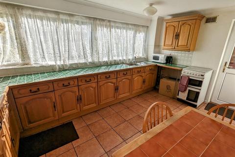 128 Beverley Avenue, Nuneaton, CV10 9JR