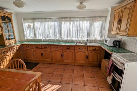 128 Beverley Avenue, Nuneaton, CV10 9JR