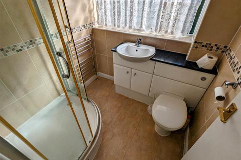 128 Beverley Avenue, Nuneaton, CV10 9JR