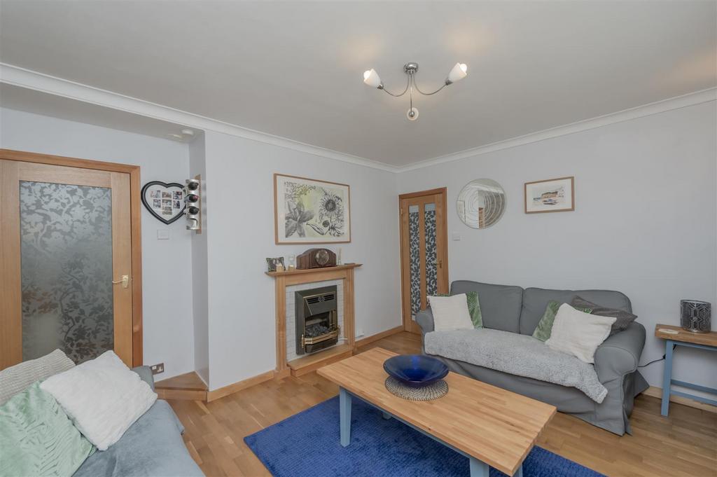 Upper Carr Lane, Calverley, Pudsey 3 bed semidetached house £289,999