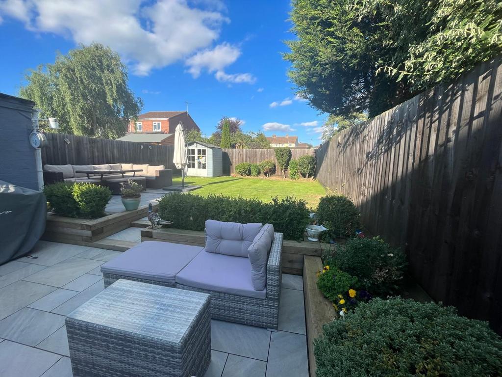 Streeton Way, Earls Barton, Northamptonshire NN6 3 bed semidetached