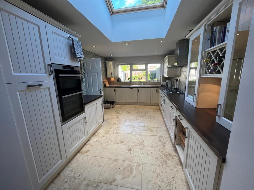 Streeton Way, Earls Barton, Northamptonshire NN6 3 bed semidetached