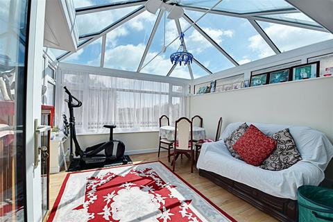 3 bedroom semi-detached bungalow for sale - Laburnum Gardens, Bexhill-On-Sea
