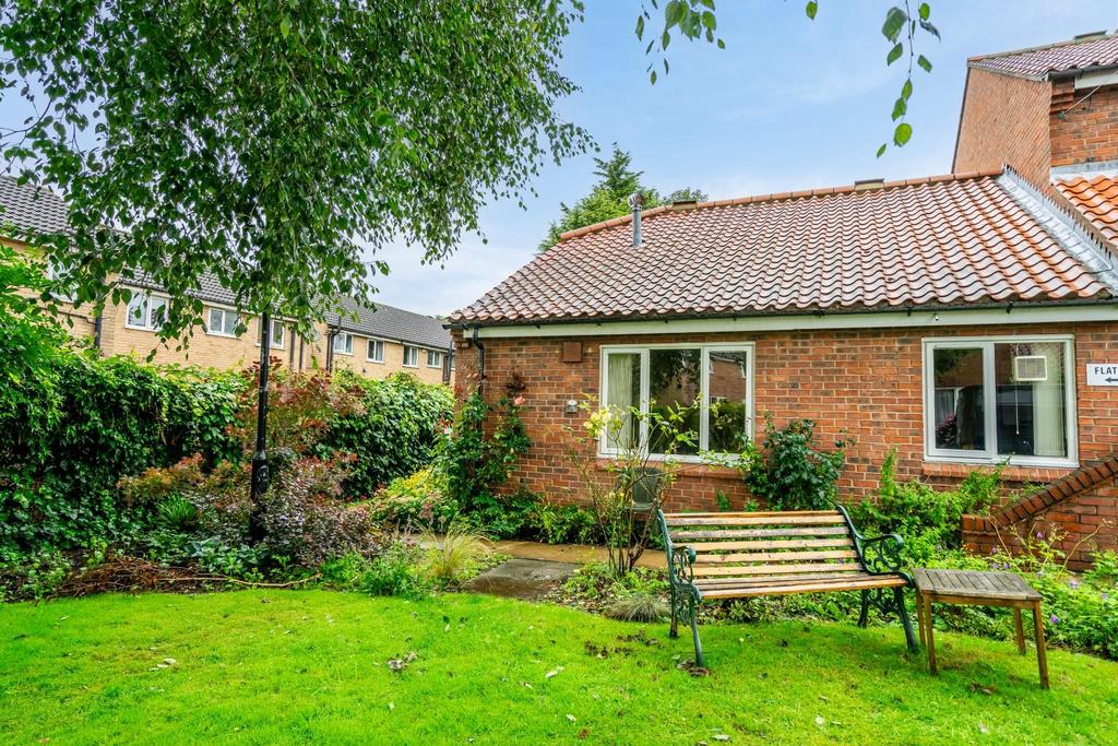 Mistral Court, Fossway, York 2 bed terraced bungalow for sale £157,500