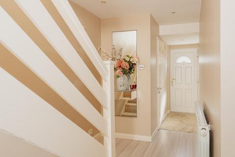 17 Cypress Way, Banstead, SM7 1NN