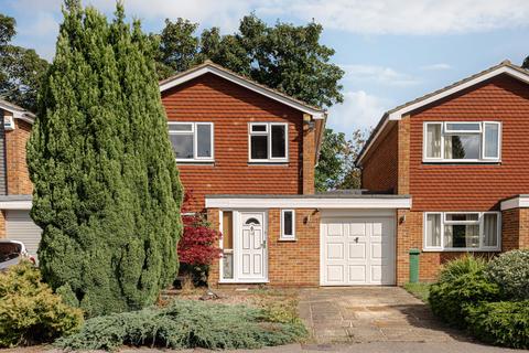 17 Cypress Way, Banstead, SM7 1NN