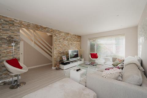 17 Cypress Way, Banstead, SM7 1NN