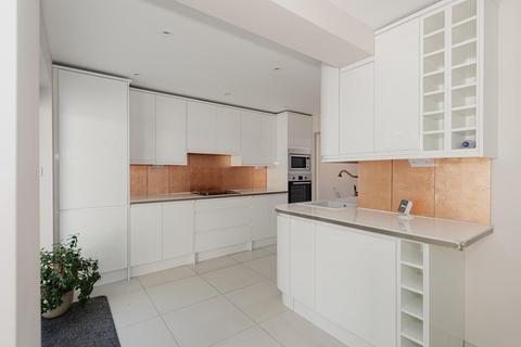 17 Cypress Way, Banstead, SM7 1NN