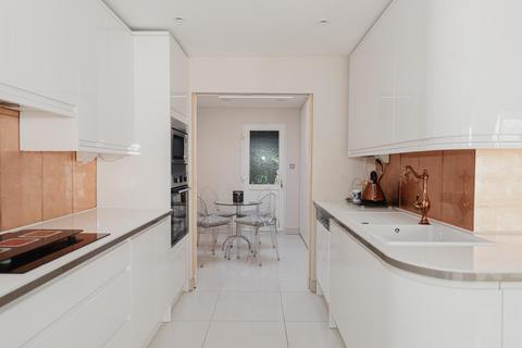17 Cypress Way, Banstead, SM7 1NN