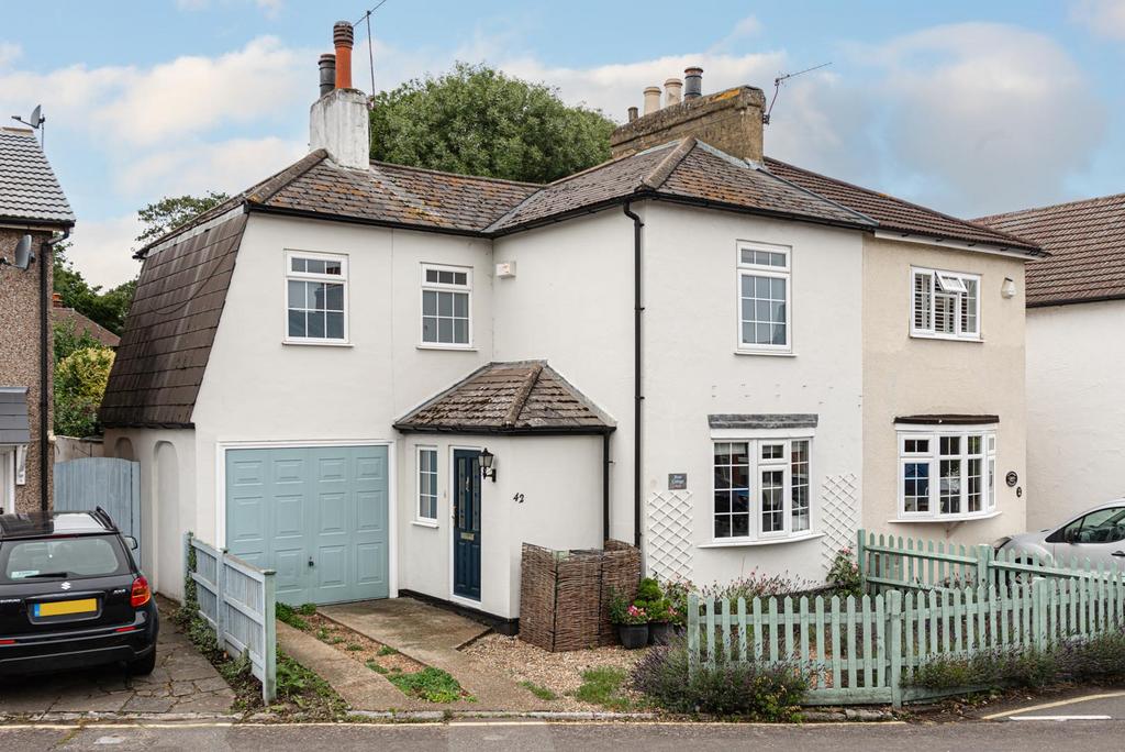 Church Road, Epsom 3 bed semidetached house for sale £650,000