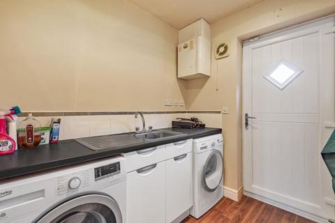 10 Arnhem Close, Gilstead, Bingley, BD16 3JX