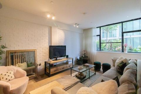 Flat 1, 7 Long Street, London, E2 8GS