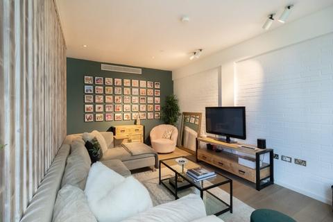 Flat 1, 7 Long Street, London, E2 8GS