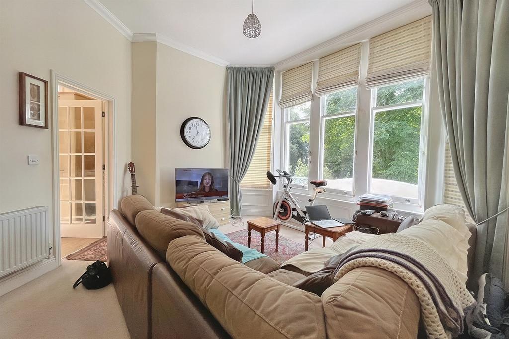 Spa 1 bed flat for sale £189,950
