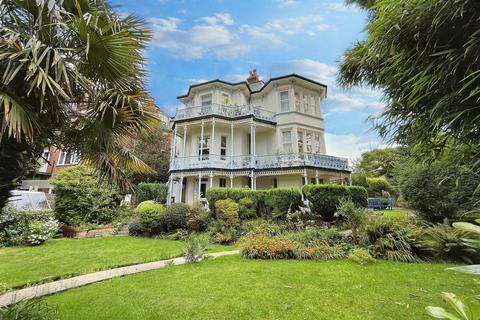Flat 3, Ashdale Court, 11 Boscombe Spa Road, Bournemouth, BH5 1AW