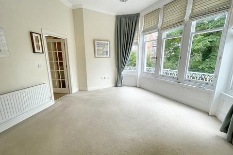 Flat 3, Ashdale Court, 11 Boscombe Spa Road, Bournemouth, BH5 1AW