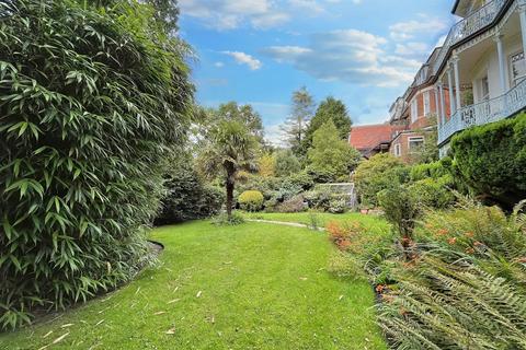 Flat 3, Ashdale Court, 11 Boscombe Spa Road, Bournemouth, BH5 1AW