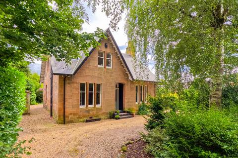 2 Carmunnock Road, Clarkston, Glasgow, G76 8SY