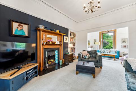 2 Carmunnock Road, Clarkston, Glasgow, G76 8SY