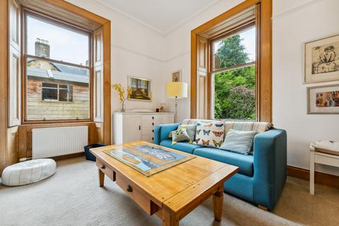 2 Carmunnock Road, Clarkston, Glasgow, G76 8SY