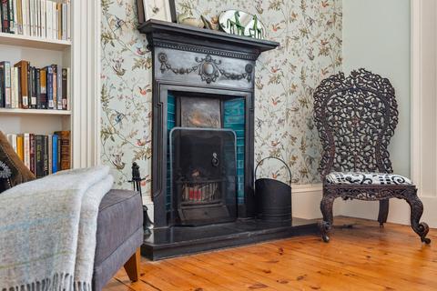 2 Carmunnock Road, Clarkston, Glasgow, G76 8SY