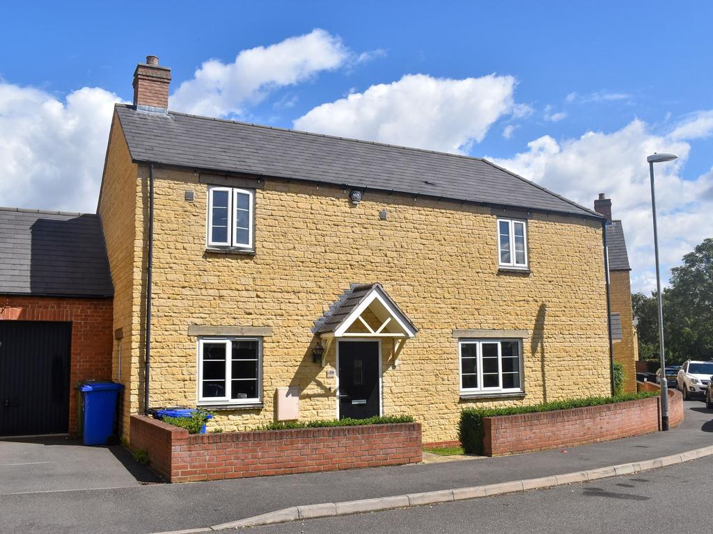 Freemans Way, Greens Norton, NN12 3 bed semidetached house for sale