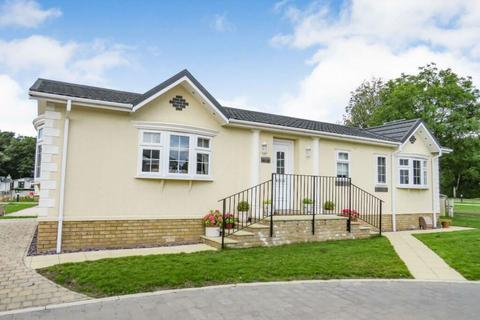 2 bedroom park home for sale - Puddledock Lane, Great Hockham, Thetford, Norfolk, IP24 1FJ