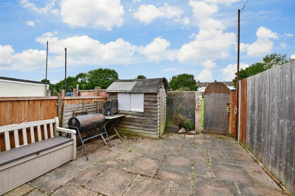 Beresford Road, Northfleet, Gravesend, Kent 3 bed terraced house for