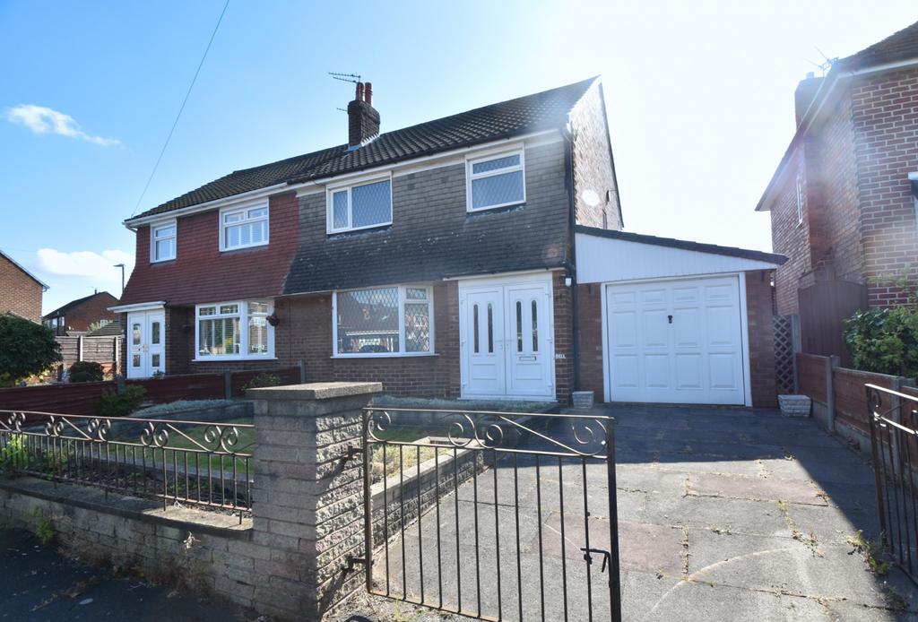 Bent Lanes, Davyhulme, M41 3 bed semidetached house £325,000