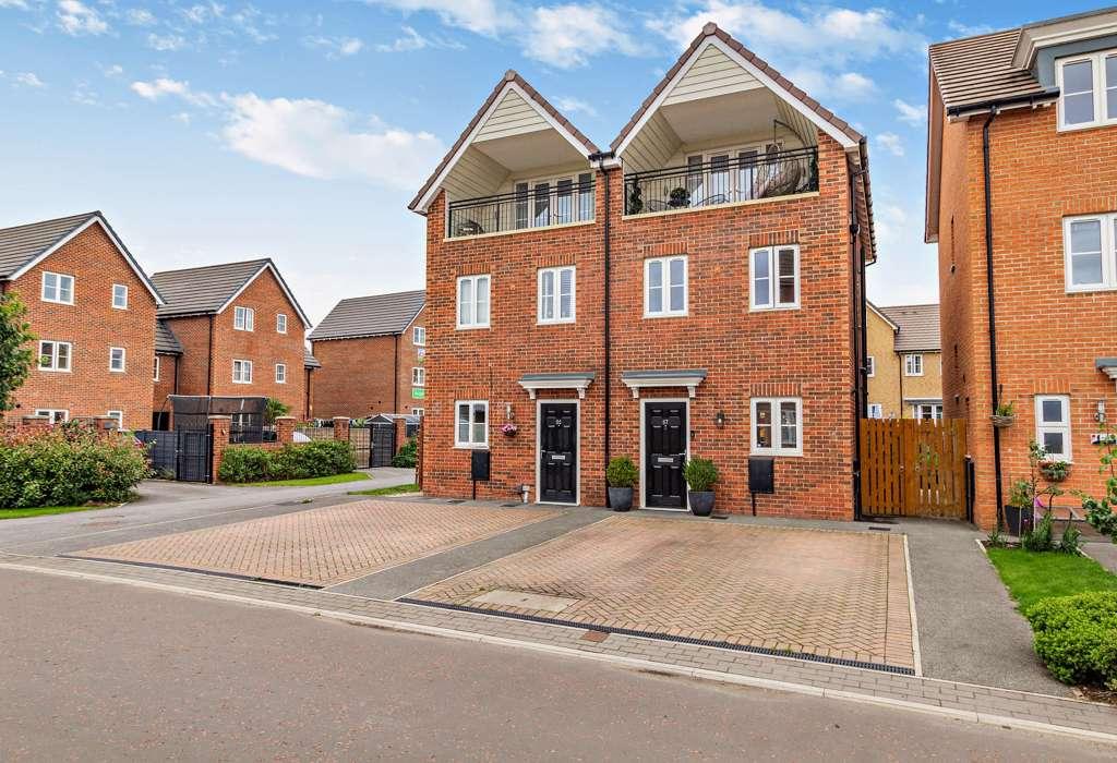 Riverside Way, Castleford, West... 3 bed semidetached house £244,995