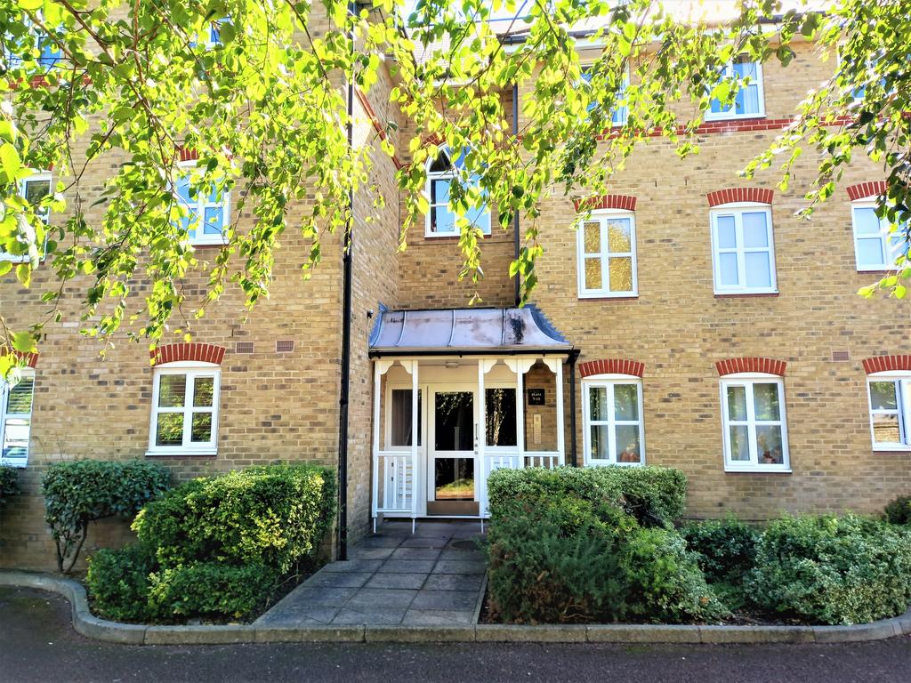 Gordon Road, Enfield EN2 2 bed flat £1,500 pcm (£346 pw)