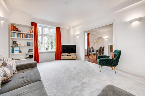3 bedroom flat for sale, Chesterfield House, London W1J
